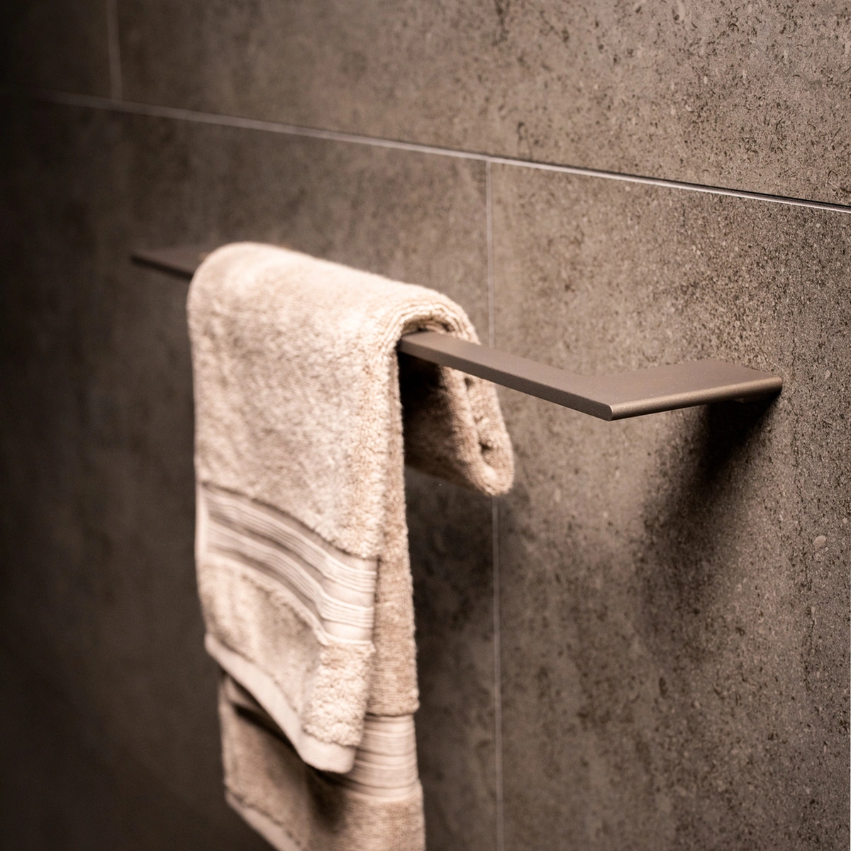 Rafturi pentru prosoape baie